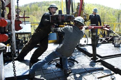 U.S. RIGS DOWN 4 TO 247