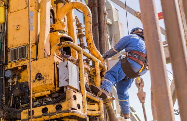 U.S. RIGS  UP 6  TO 556
