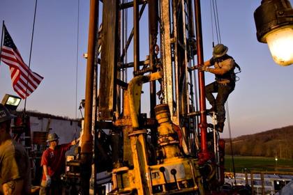 U.S. RIGS UP 9 TO 779