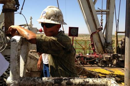 U.S. RIGS UP 3 TO 782