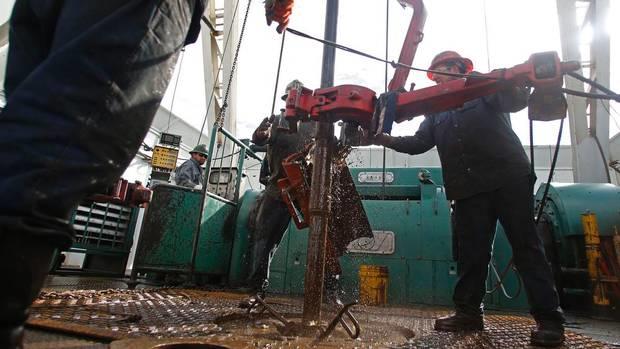 US LOSES OIL RIGS