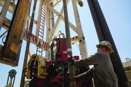 U.S. RIGS DOWN 3 TO 746
