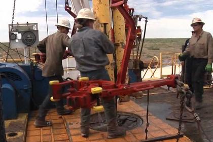 U.S. RIGS UP 19 TO 1,025