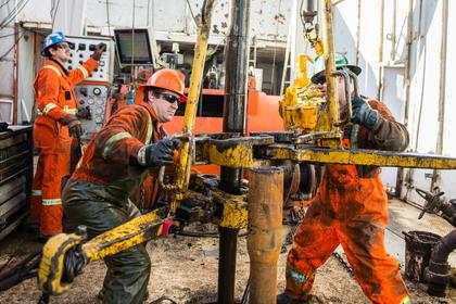 U.S. RIGS UP 4