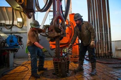 U.S. RIGS UP 9 TO 767