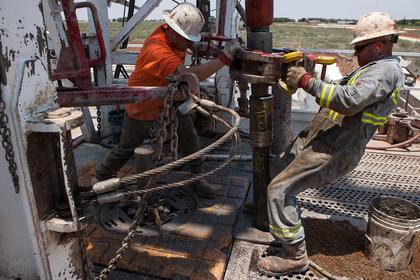 U.S. RIGS DOWN 18 TO 868