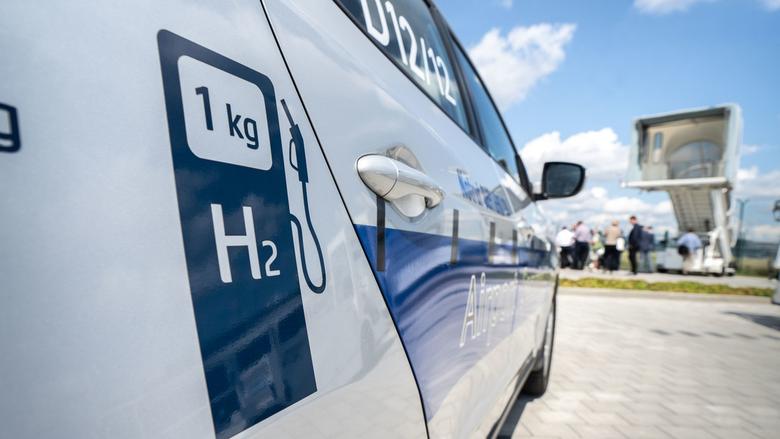 RUSSIA'S HYDROGEN UP