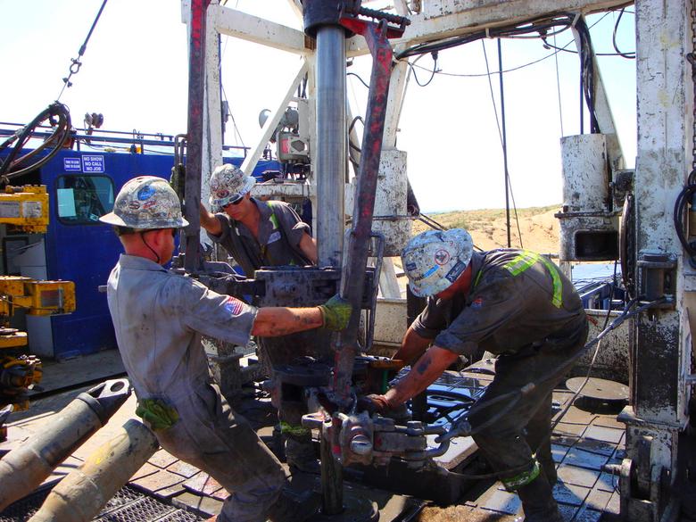 U.S. RIGS DOWN 1 TO 759