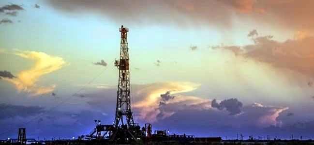 U.S. RIGS DOWN 2 TO 1,052