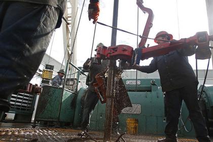 U.S. RIGS DOWN 3 TO 799