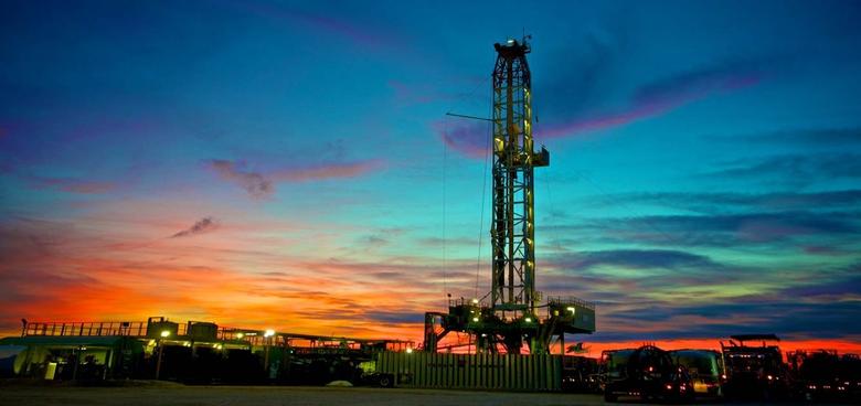 U.S. RIGS UP 3 TO 1,083