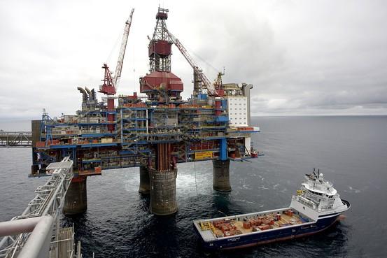 NORWAY OIL: BORDERING RUSSIA